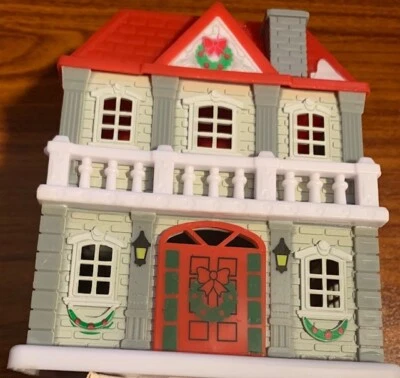 Cobblestone Corners Miniatures Grey House Model Building Free Shipping - Image 1 of 2