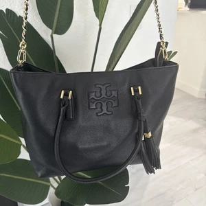 Tory Burch schwarze wandelbare Ledertasche Thea UVP 550,00 $ KOSTENLOSER VERSAND GEBRAUCHT, IN EINWANDFREIEM ZUSTAND - Bild 1 von 8