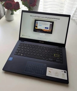 ASUS VivoBook E410MA 14" Nano Edge FHD HDR Intel N4020 4GB RAM 64GB eMMC Win 11 - Afbeelding 1 van 14