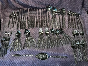 Oneida Community VIOLA VIOLA Stainless Flatware 94 PIECE SET Serving Pcs Seafood - Picture 1 of 20