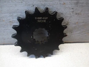 TRIUMPH TIGER 93-17 PIÑÓN DE TRACCIÓN DELANTERA ACERO NICHO C-DSP-0127 NOS - Imagen 1 de 4