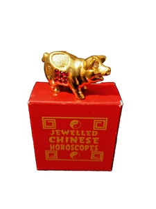 Figura Horóscopo Cerdo Chapada en Oro 24K,Hecha con Cristales Genuinos, Año 2019 - Imagen 1 de 3