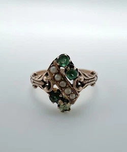 Antiguo anillo de perlas y esmeralda de oro 10k de la época victoriana talla 6,75 - Imagen 1 de 5