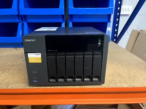 TS-653A QNAP 6 baies NAS de bureau 4 Go de mémoire - Photo 1/4