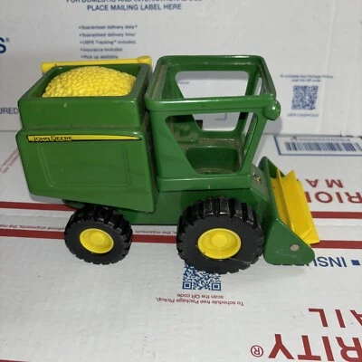 Tomy John Deere Fun on the Farm Combine Harvester with Moving Parts - Image 1 of 4