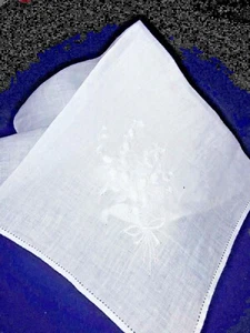 TWO (2)ALMOST ANTIQUE LADY'S HANDKERCHIEFS FINE EMBROIDERED EARLY 20th CENTURY - Picture 1 of 3