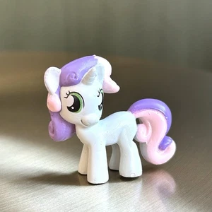 My Little Pony "SWEETIE BELLE" (juego de MI LIBRO OCUPADO) Mini FIM G4 - Imagen 1 de 4