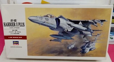 HASEGAWA 1/48 - AV 8B HARRIER II PLUS CON PARTI IN RESINA + DECALS PER VER-ITA - Immagine 1 di 3