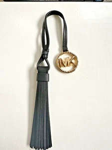 NUOVO MICHAEL KORS ORO 3D MK LOGO BORSA CHARM PORTACHIAVI PELLE NERA NAPPA RARO - Foto 1 di 5