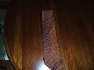 DANIEL CREMIEUX 100% SILK NECK TIE HAND MADE IN THE USA - Picture 1 of 7