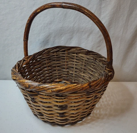 Vintage Round Wicker Woven Split Bamboo Basket Solid Handle ~ 12W x 13H Cover