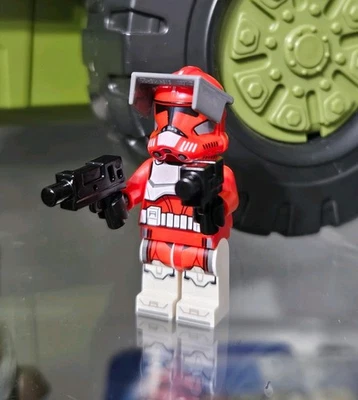 LEGO Star Wars Clone Trooper Commander Fox Fase 2 del set 75354 The Clone Wars Foto 1 de 4