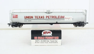 HO Atlas 1730-1 Union Texas Petroleum ACF 33,000 Gallon Tank Car ACSX 933016 - Image 1 of 4