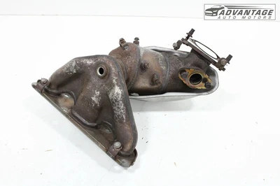 Colector de escape Nissan Sentra 2021-2024 2,0 L L4 con cubierta protectora térmica OEM Foto 1 de 4