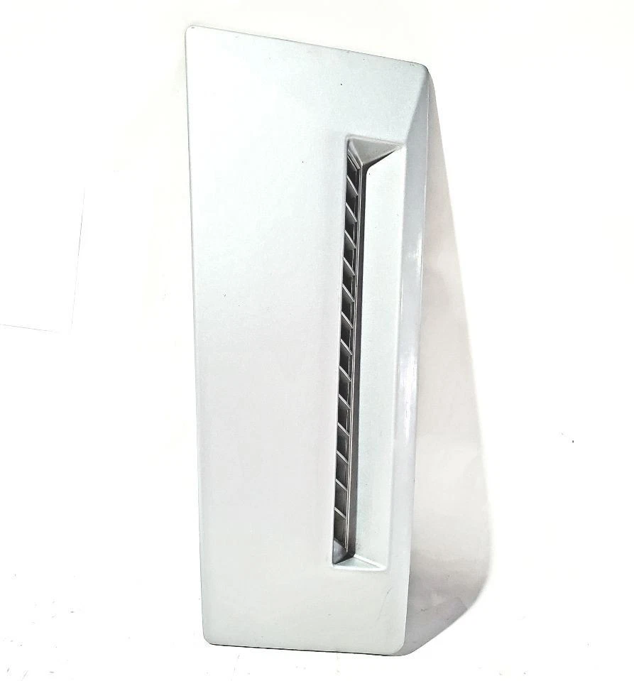 Conquest Chrysler 1987 OEM plateado trasero derecho ventilación superior cuarto de moldura Foto 1 de 4