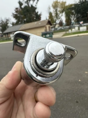 Оригинальный 40-х 50-х 60-х 70-х прикуриватель с креплением Mopar GM Ford Pontiac scout   - Изображение 1 из 4