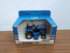 1/16 Scale Models Farm Toy Ford LGT 18H Lawn Mower - Picture 1 of 3
