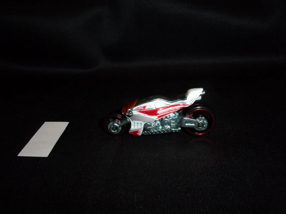 Hot Wheels 155/240 Canyon Carver 2010 Foto 1 de 4