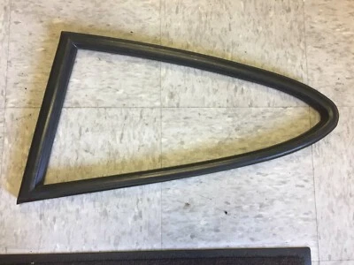 95-98 Porsche 911 993 Left Rear Quarter Glass Rubber Seal Gasket 99354343500 G7 - Image 1 of 4