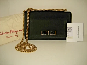 NEW $1290 Salvatore Ferragamo Gineva Black Suede Leather Messenger Shoulder Bag - Imagen 1 de 21