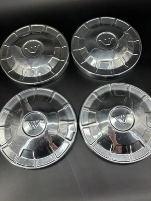 Juego de cubiertas de rueda tapacubos plato perro Volvo 9-1/2" OD CANTIDAD4 P1800 usado acero inoxidable Foto 1 de 4