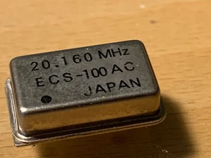  20,160 MHz ECS-100A CRYSTAL OSZILLATOR FULL SIZE  - Bild 1 von 3