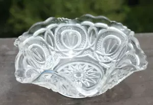 Baratija de vidrio de corte transparente con borde redondo pequeño vintage caramelo nuez cuenco - Imagen 1 de 3