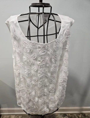 Liz Clairborne Women Sleeveless White floral applique Layered Tank Top NWT - Image 1 of 4