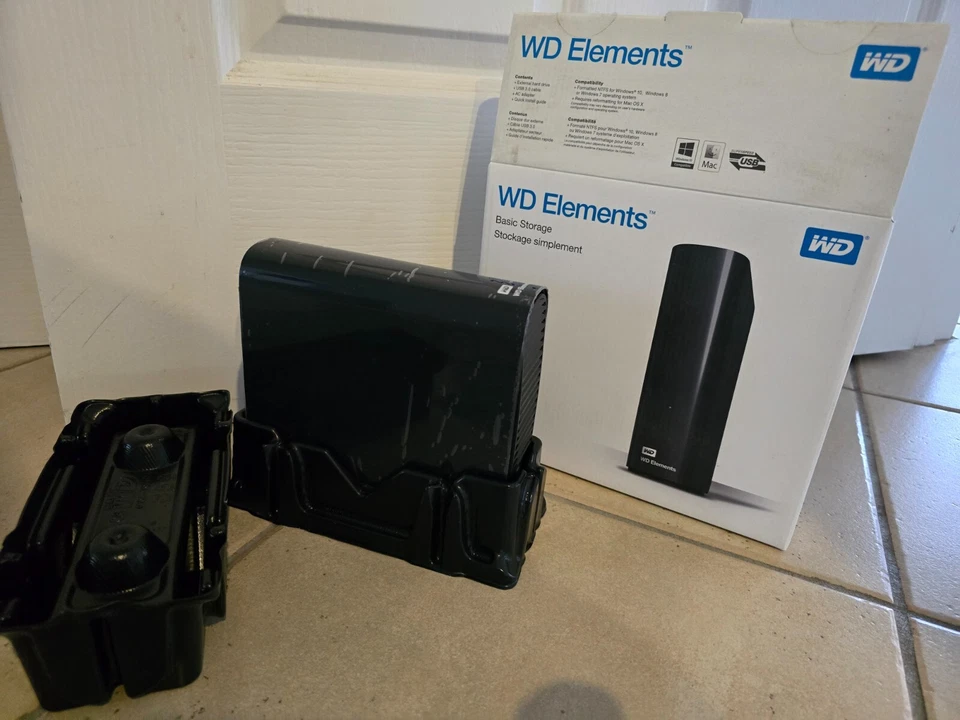 Western Digital WD Elements HDD Black 8TB - image 1 of 1