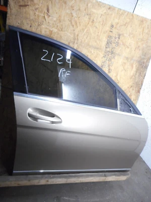 08-2014 Mercedes-Benz C300 C350 C63 Conjunto de puerta pasajero delantero derecho OEM dorado Foto 1 de 4