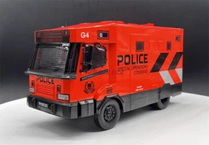 for IXO Singapore for Benz police special operations command car Red 1:24 model - Picture 1 of 7