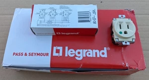 Legrand 15A 125V Hospital Grade panel mount Single Receptacle Pass Seymour 8284I - Picture 1 of 3