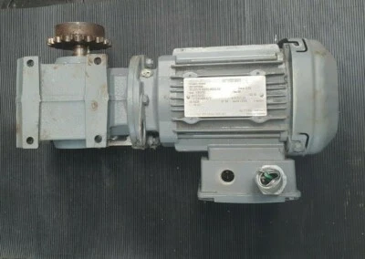 SEW-EURODRIVE S37DRS71M4 30.0153934101.0002.08 GEAR MOTOR (RBD3.2) - Image 1 of 4