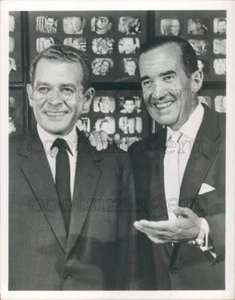1959 Press Photo 1950s TV Newscasters Charles Collingwood & Edward Murrow - Picture 1 of 2