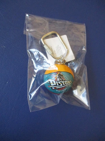 Vintage NBA Detroit Pistons Basketball  Lil' Brat Key Chain NEW IN PACKAGE * Cover