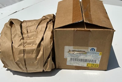 Nuevo de Lote Antiguo Mopar 2004-06 Chrysler Pacifica Ventilador Radiador Motor Lado Derecho 5102431AA OEM Foto 1 de 4