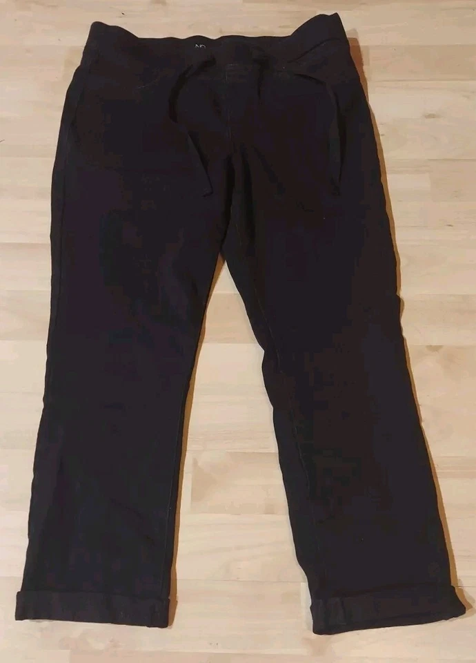 No Boundaries Women Juniors Solid Black Cotton Capri Leggings 7-9 - Image 1 of 1