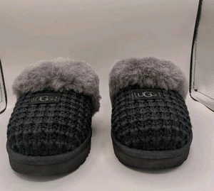 UGG kuschelige schwarze Strick-Slipper mit Lammfellfutter Größe 5 neu im Karton - Bild 1 von 11