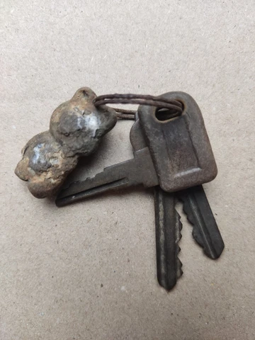 Ancient vintage bunch of keys + keychain bear, mascot Olympic Games, 1980 Moscow Cover
