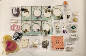 Charm Bracelet Miscellaneous Rings And Ear Ring - Picture 1 of 12