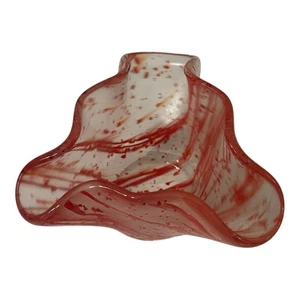 Vintage Vase rot Taschentuch Rüschenrand mundgeblasen Kunstglas - Bild 1 von 6