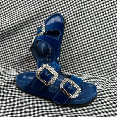 Sandalias para mujer Manolo Blahnik x Birkenstock Arizona azul terciopelo deslizables UE 36 Foto 1 de 4