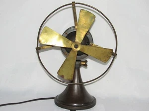 07F28 ANCIEN VENTILATEUR DE BUREAU CORPS EN BRONZE 1920 1930 ART DÉCO INDUSTRIEL - Picture 1 of 10