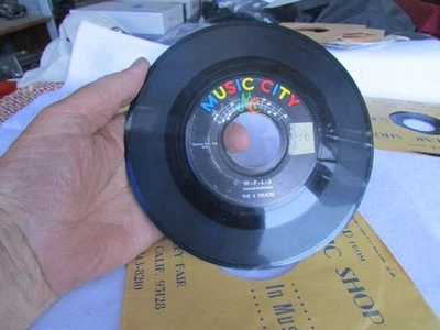 The Four Deces 45 rpm   wsx - Image 1 of 4