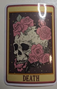 TOD Totenkopf mit Rosen Blumen Tarot 'Karte' gestanzt bedruckt Vinyl Sticker - Bild 1 von 4