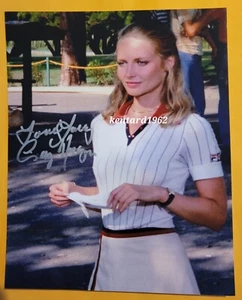 CINDY MORGAN AUTOGRAPHED CADDY SHACK 8X10 PHOTO (RH.NN) - Picture 1 of 2