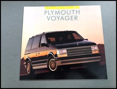 1990 Plymouth Voyager Van 24-page Vintage Car Sales Brochure Catalog Foto 1 de 4