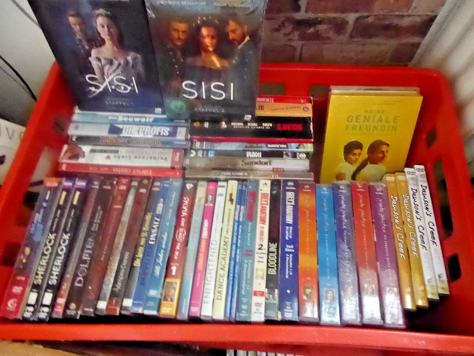 Serien z.B Inspektor Morse, Queer As Folk, Meine geniale Freundin 1 2, Sisi 1 2 - Bild 1 von 1