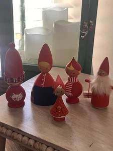 Lotto statuine arte popolare svedese Svensk Slojd legno dipinte a mano scansione primitiva - Foto 1 di 12