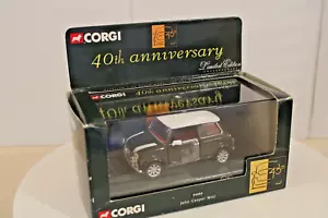 Corgi Mini Mania #04505 - BL/Rover Mini - Racing Green / White Roof - 1:36s - Picture 1 of 9